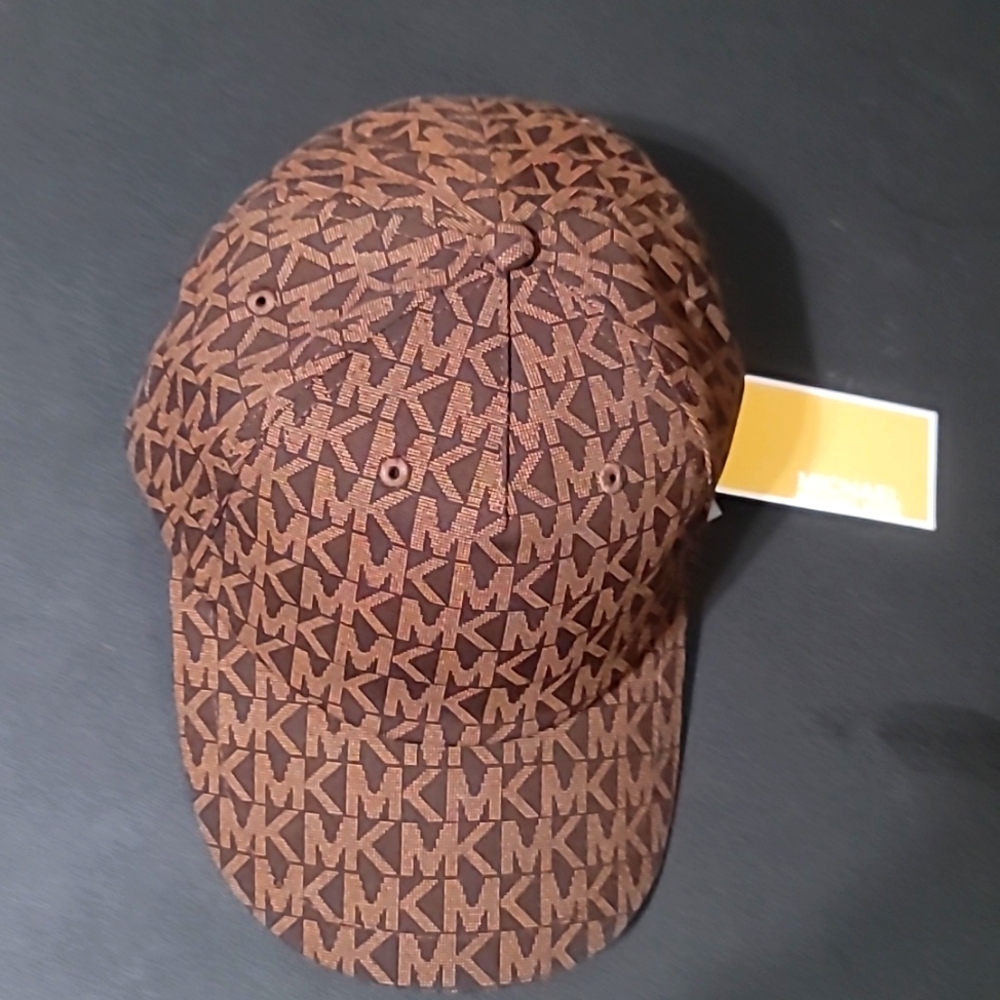 Michael Kors hat